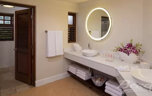 Tropical Beachfront Walkout Oversized Concierge Family Suite - WBS (3)